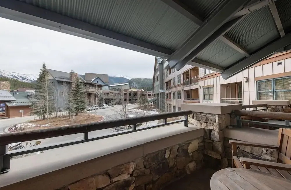 Slopeside Ski-In Ski-Out Condo - Zephyr Mountain Lodge Premium-Rated 1214