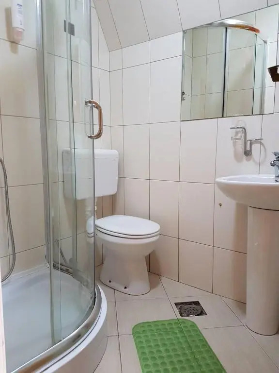 OSTROG Aparthotel KOLIBA-VLASTNIŠTVO MANASTIRA OSTROG