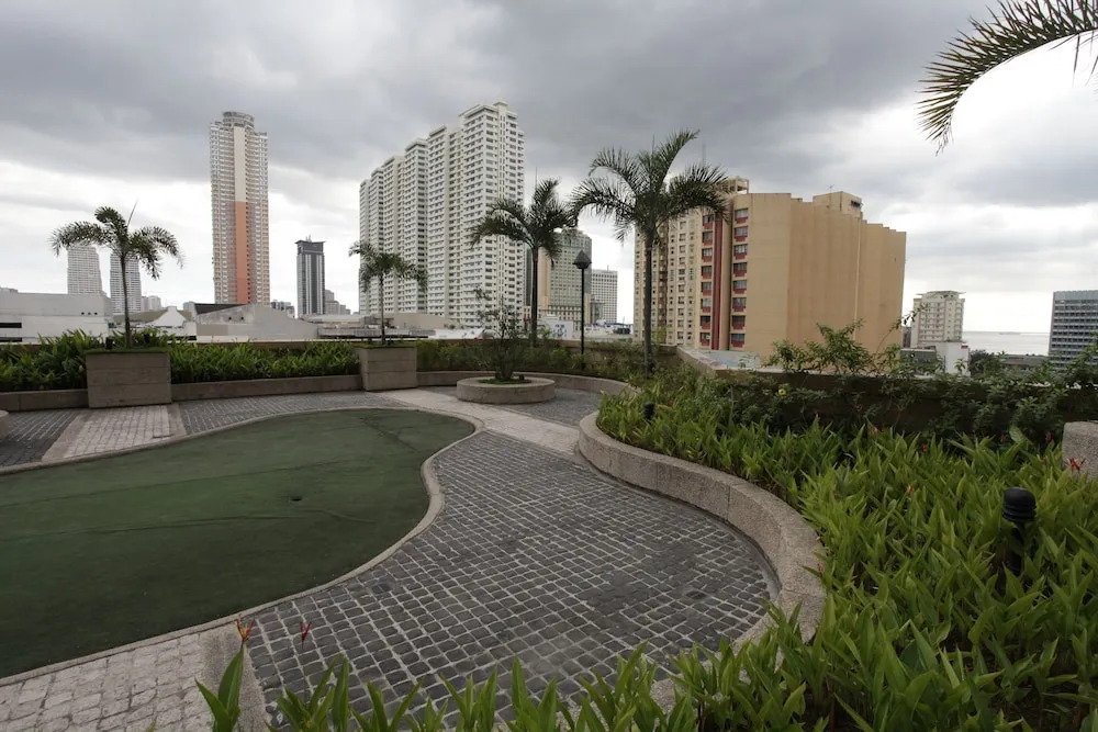 1 Br Robinsons Place Manila Rpr5