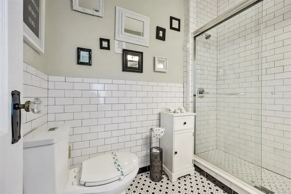 Casa Doble - Two Units, One Location!