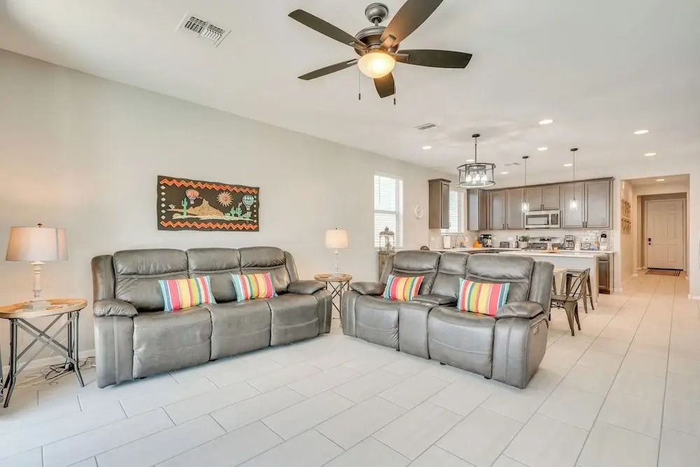 Lovely Tucson Home w/ Private Pool & Fire Pit!