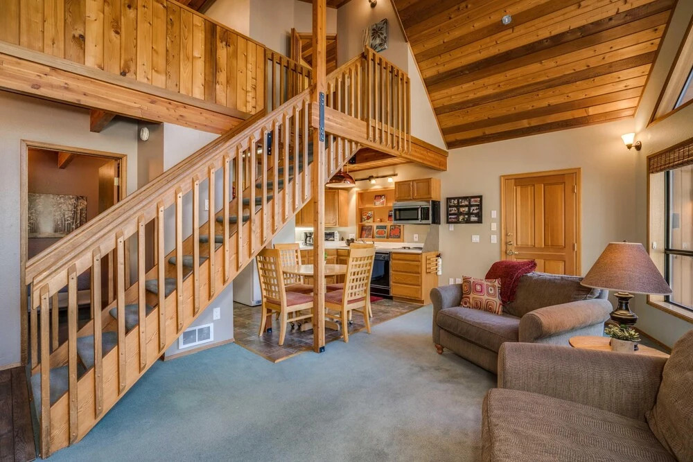 Riverside Lodge