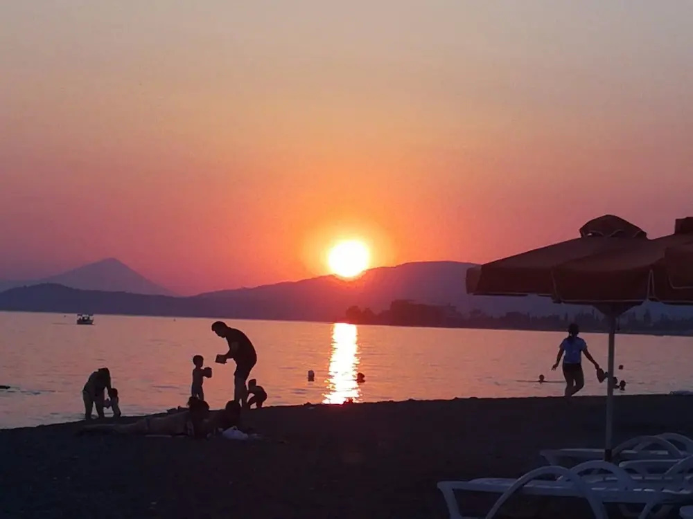 Akrogiali Beach Rooms
