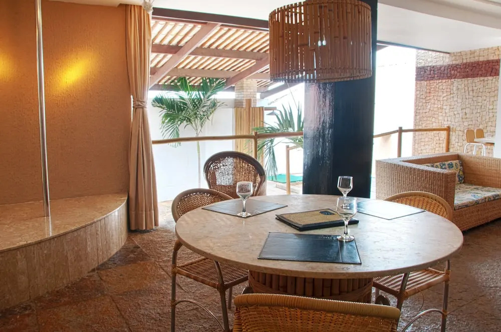 New Dhunas Motel