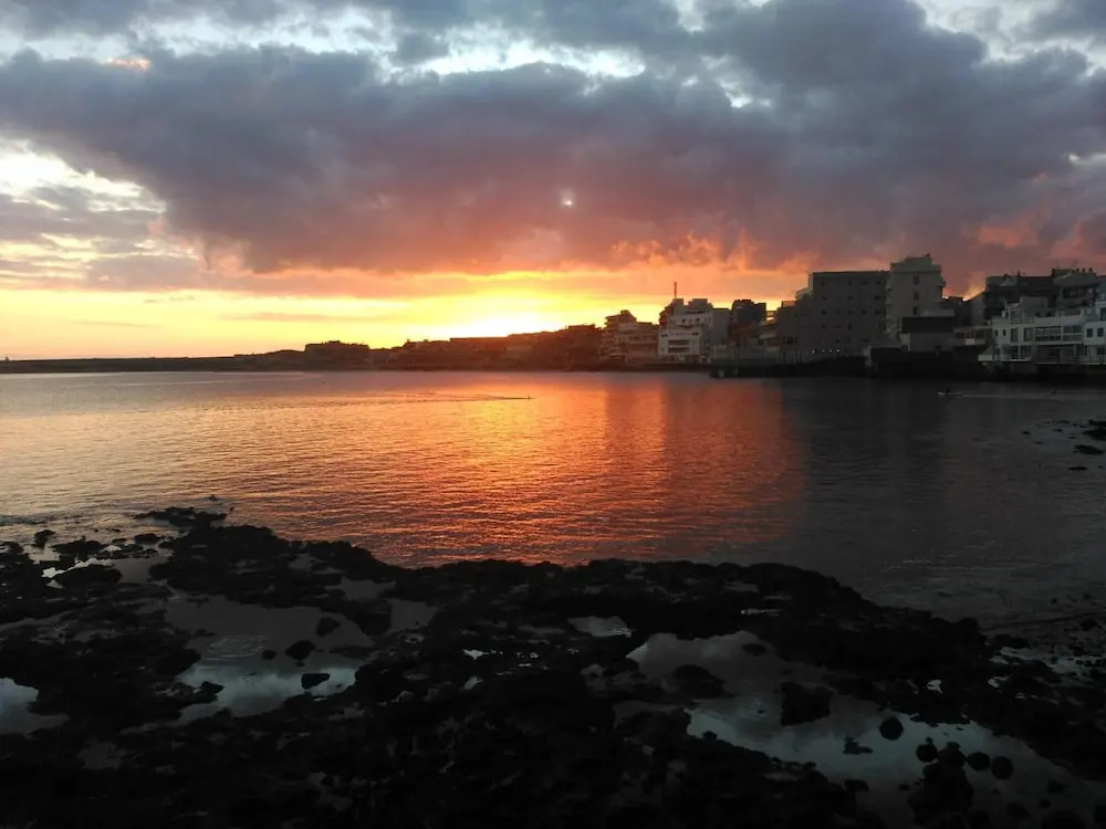 Apartment With one Bedroom in El Médano, With Wonderful sea View, Pool Access, Terrace - Near the Beach