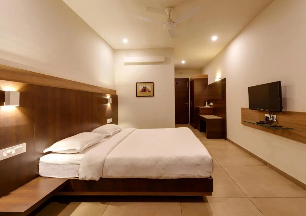 Hotel Classic Mid Town, Kolhapur NEAR MAHALAXMI TEMPLE
