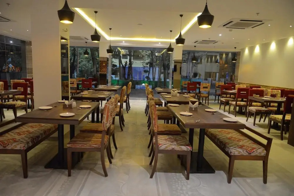 Hotel Bhagwati Park