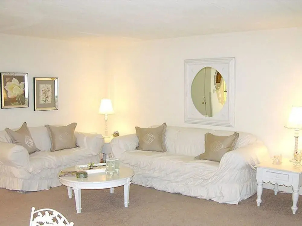 Ann Elizabeth 305 2 Bedroom Condo by RedAwning