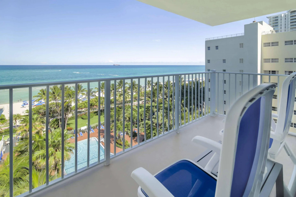 Radisson Resort Miami Beach
