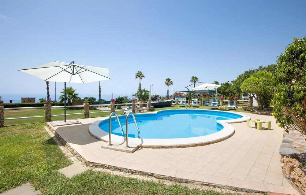 Stunning Home in Cittadella del Capo With 4 Bedrooms, Private Swimming Pool and Outdoor Swimming Pool