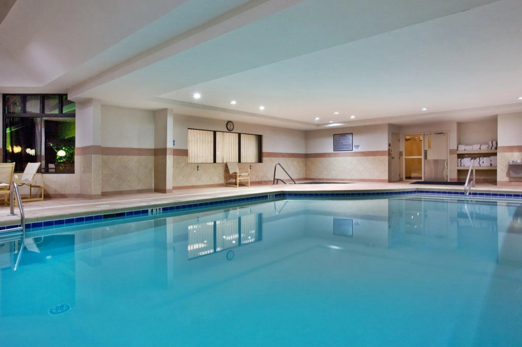 Holiday Inn Express Hotel & Suites McDonough by IHG