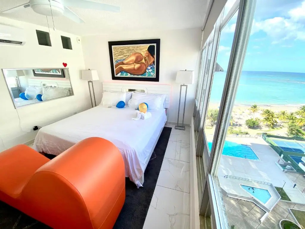 Ocean View apt on Isla Verde in a 14th floor