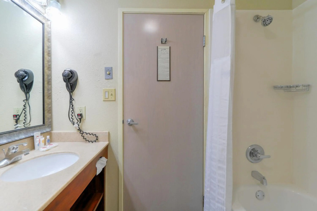 Holiday Inn Cleveland by IHG