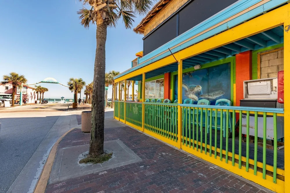 Colony Beach Club 223