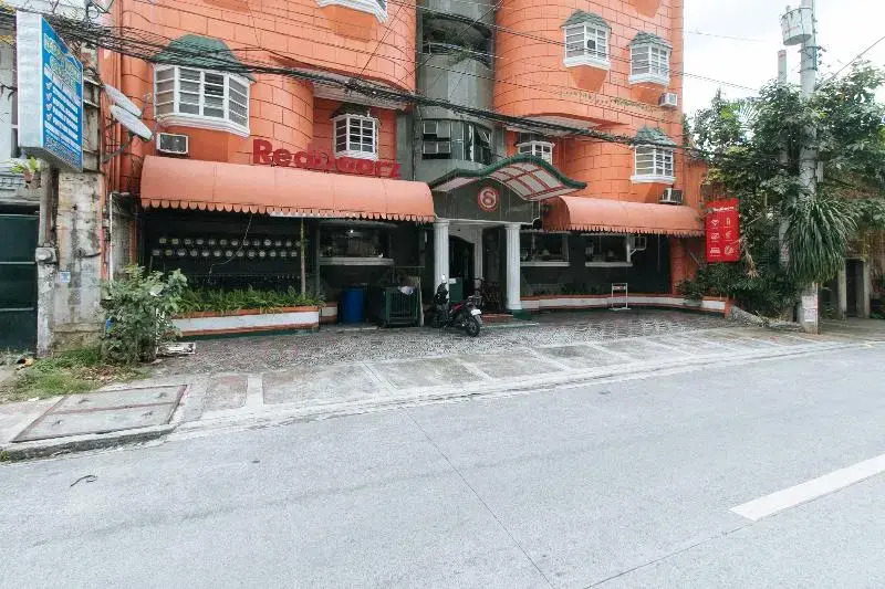 Ramberry Hotel by RedDoorz