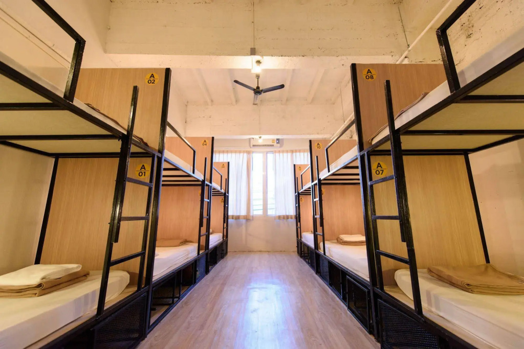 Warm White Hostel