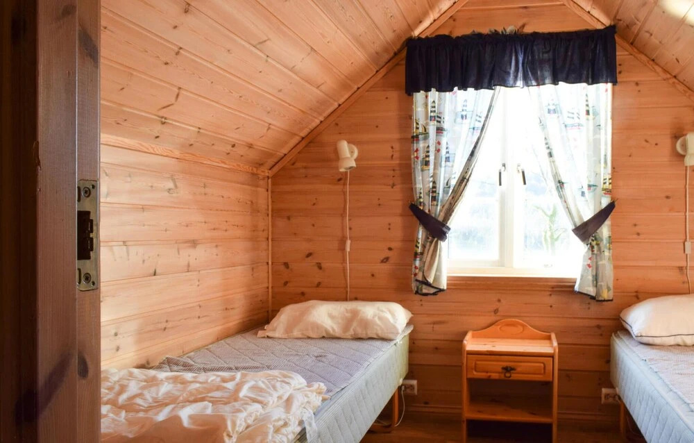 4 Bedroom Beautiful Home In Lyngdal
