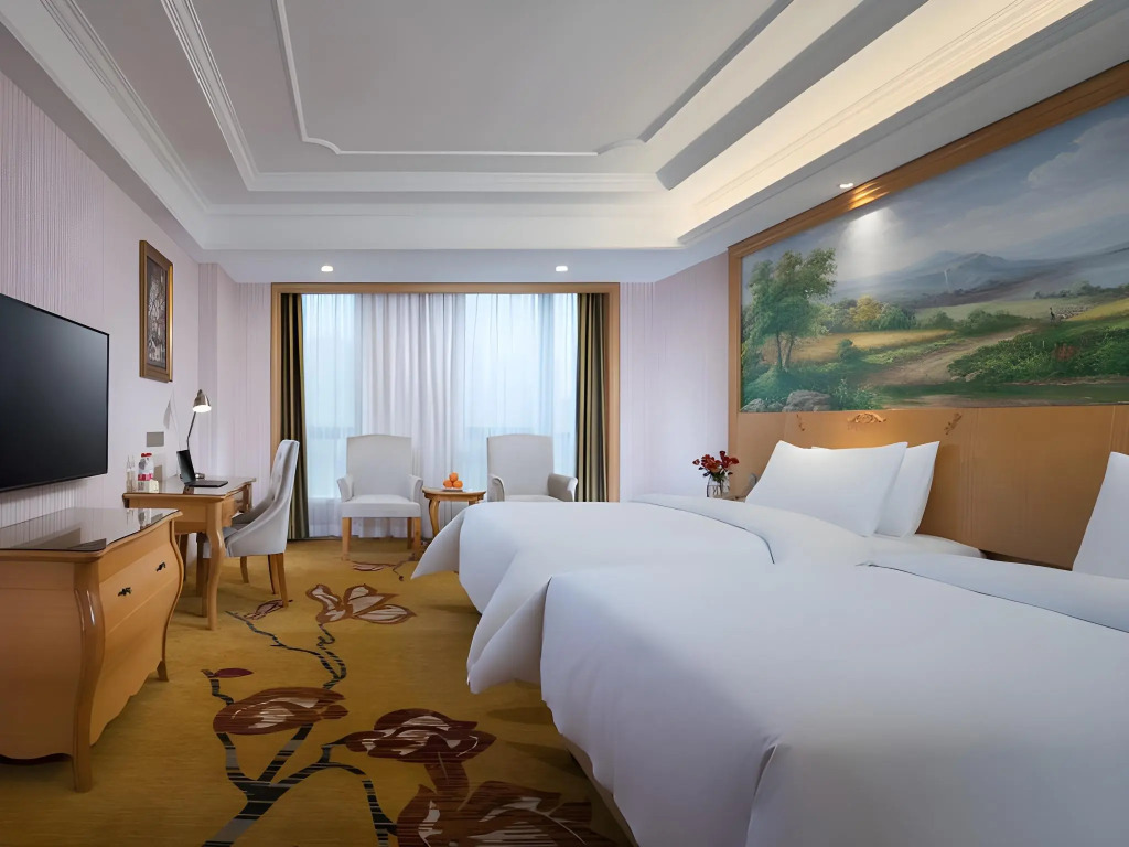 Vienna International Hotel (Hangzhou Linping South High-speed Railway Station)