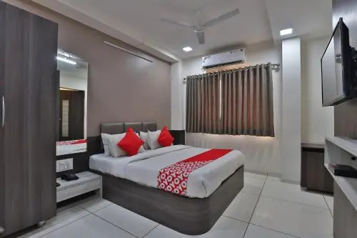 OYO 29107 Hotel The Gulmohar Inn