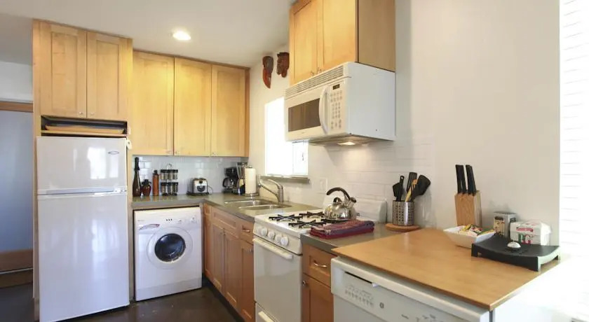 Globe Suites off Abbott Kinney