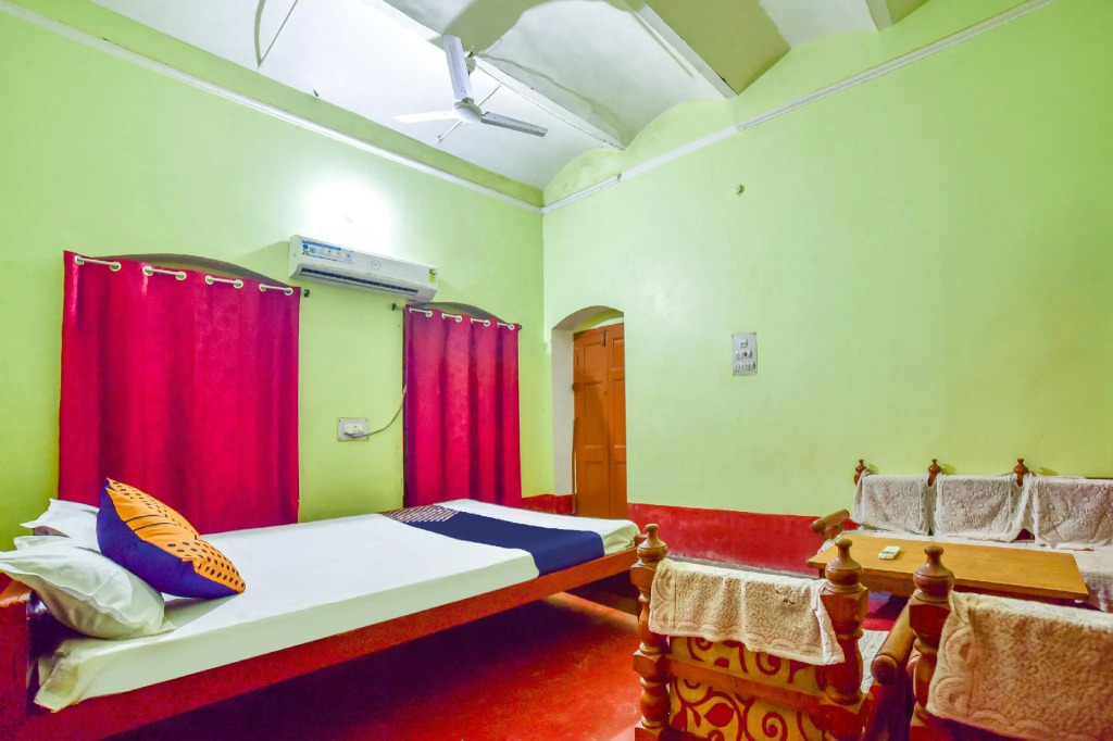 Shashi Prabha Palace by OYO Rooms
