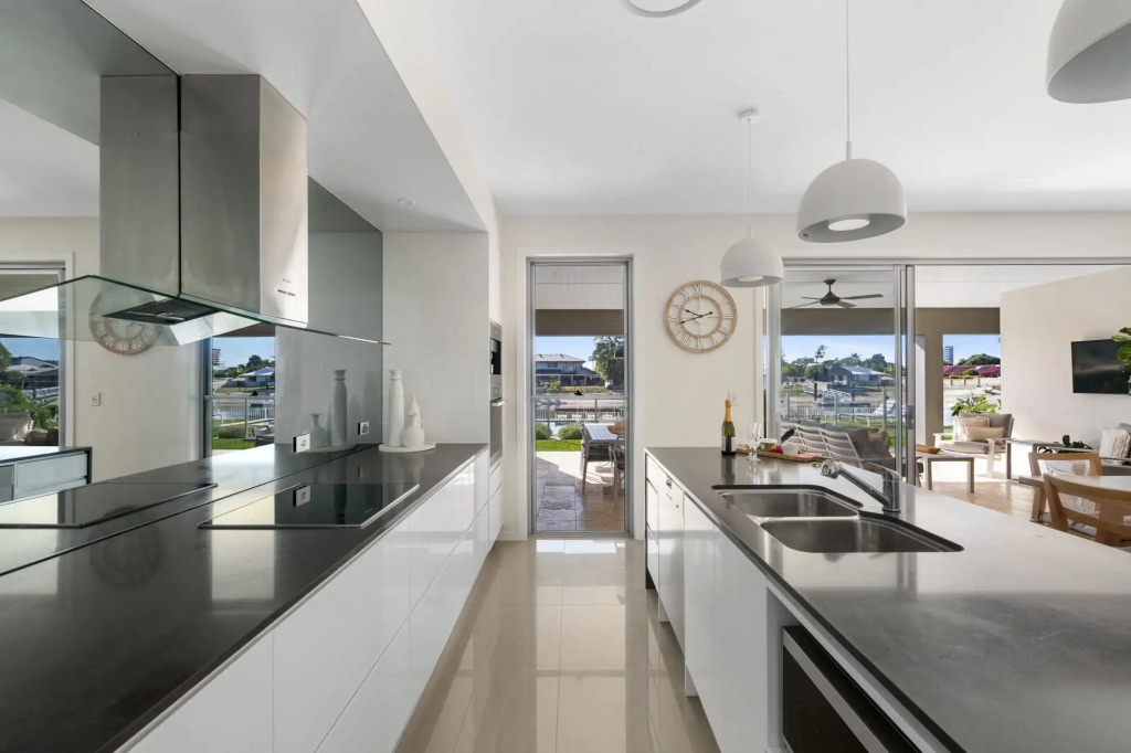 Luxe Family Entertainer on Canal  Private Pool