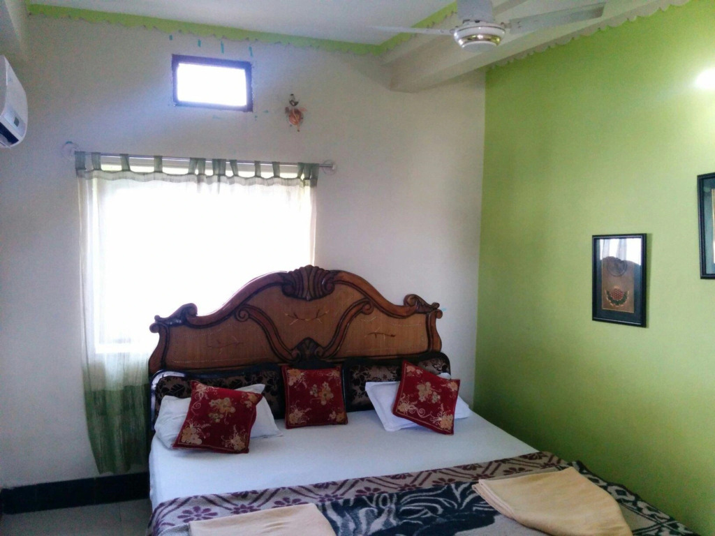 Pushp Guest House