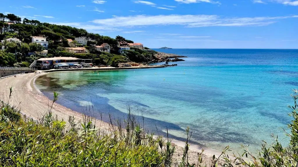 PORTISSOL T1 RDJ CLIM PARKING PRIVATIF 300m PLAGE