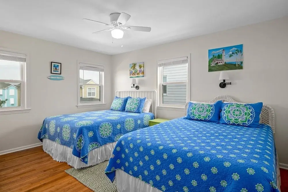 Dream Weaver 4 Bedroom Home by RedAwning
