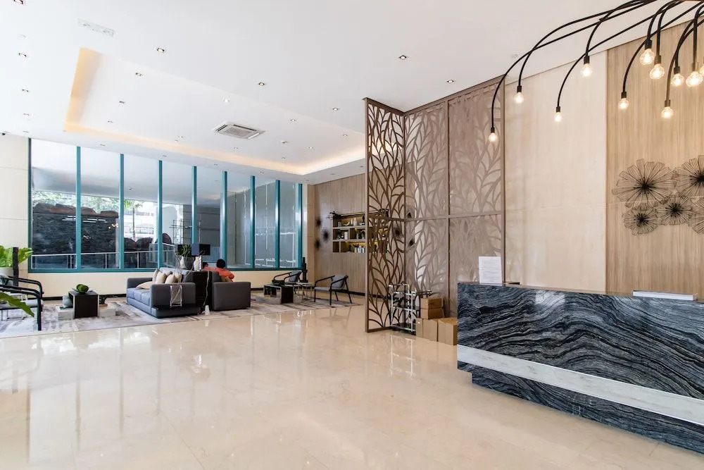 One Uptown Opposite of grandhyatt hotel manila Taguig city