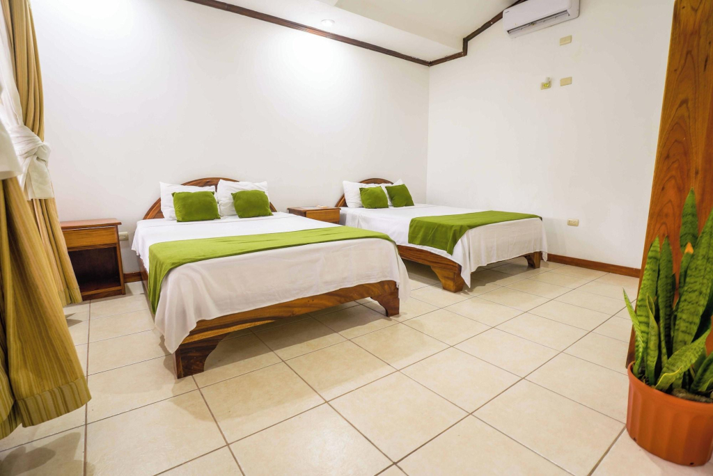 Arenal Hostel Resort Towers