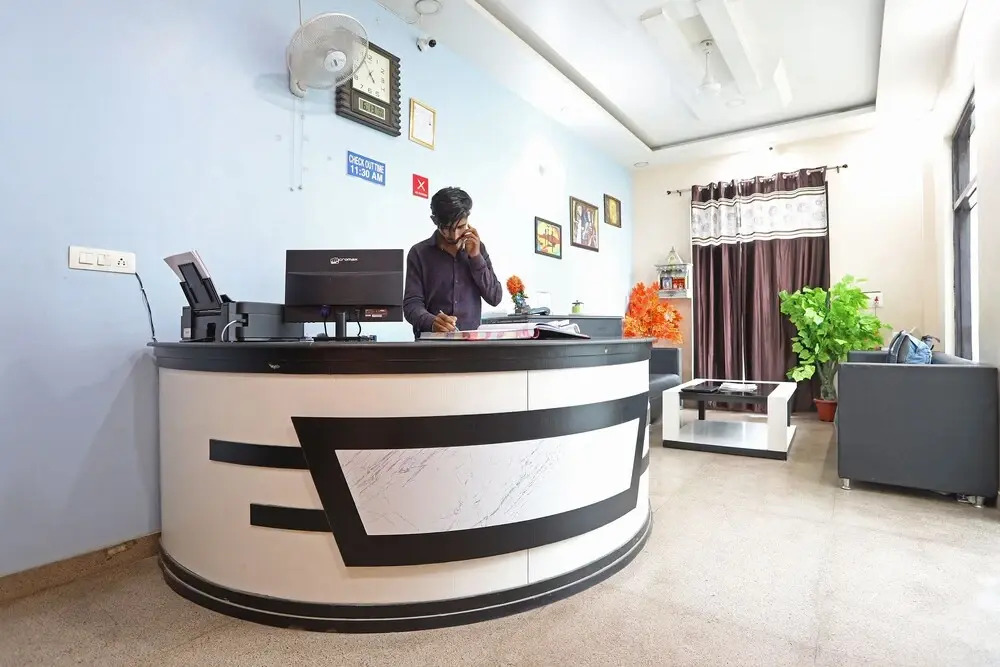 OYO 43691 Hotel Rbs Inn