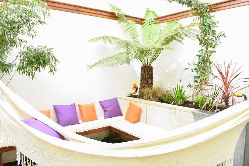 Vibrant and Quirky Garden Flat Central Brighton