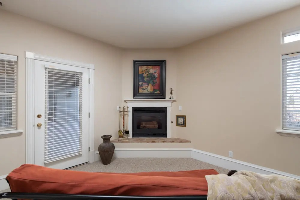 Family Getaway~hot Tub, Ice Castles & Tubing Hs 5 Bedroom Home by RedAwning