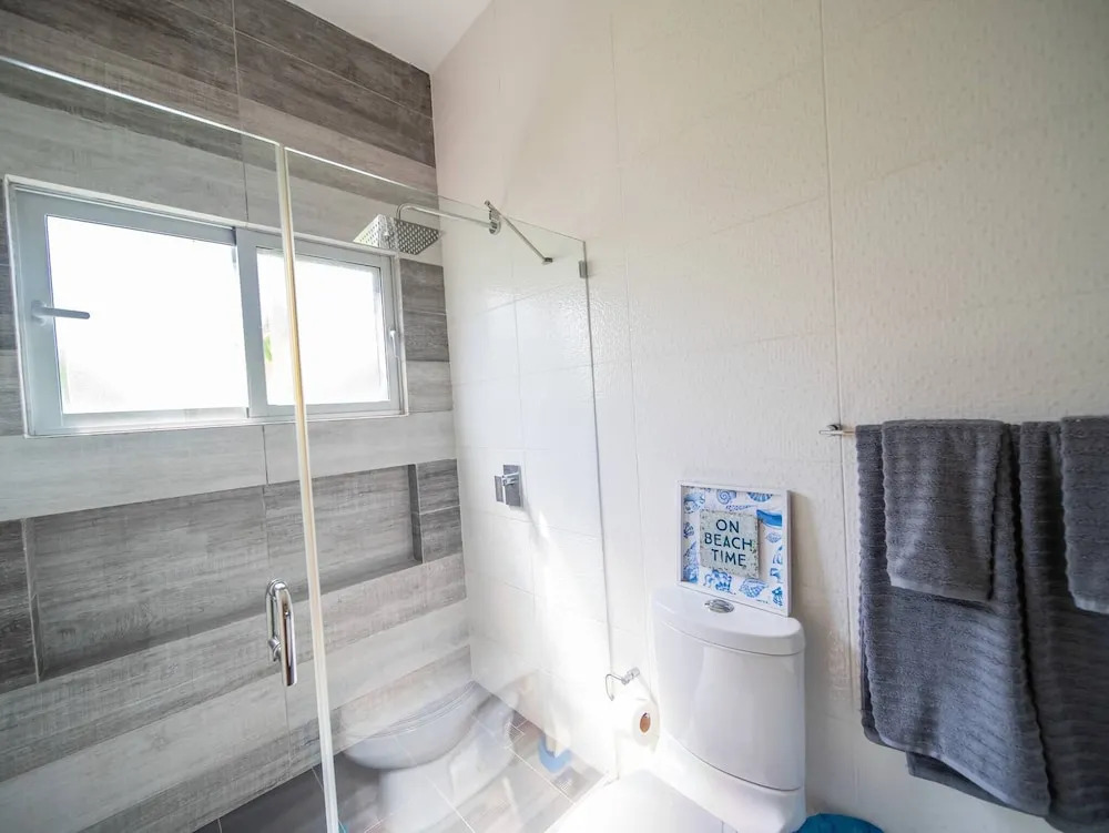 Amazing 2br Villa Near Surfing Beaches