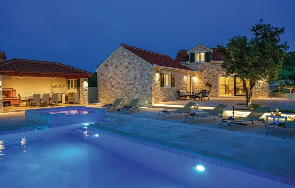 Luxurious Home In Supetar