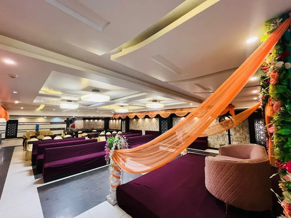 OYO 26773 Hotel Satyam Inn