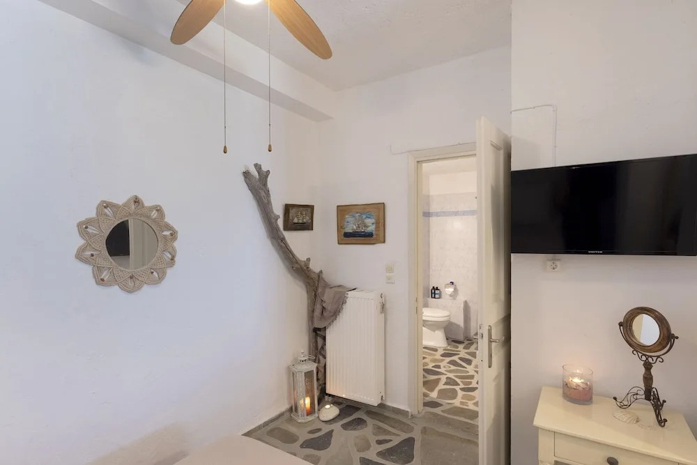Aegean View - Seaside Apartment in Syros