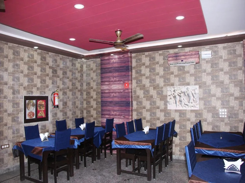 OYO 13889 Hotel Seth Sawariya