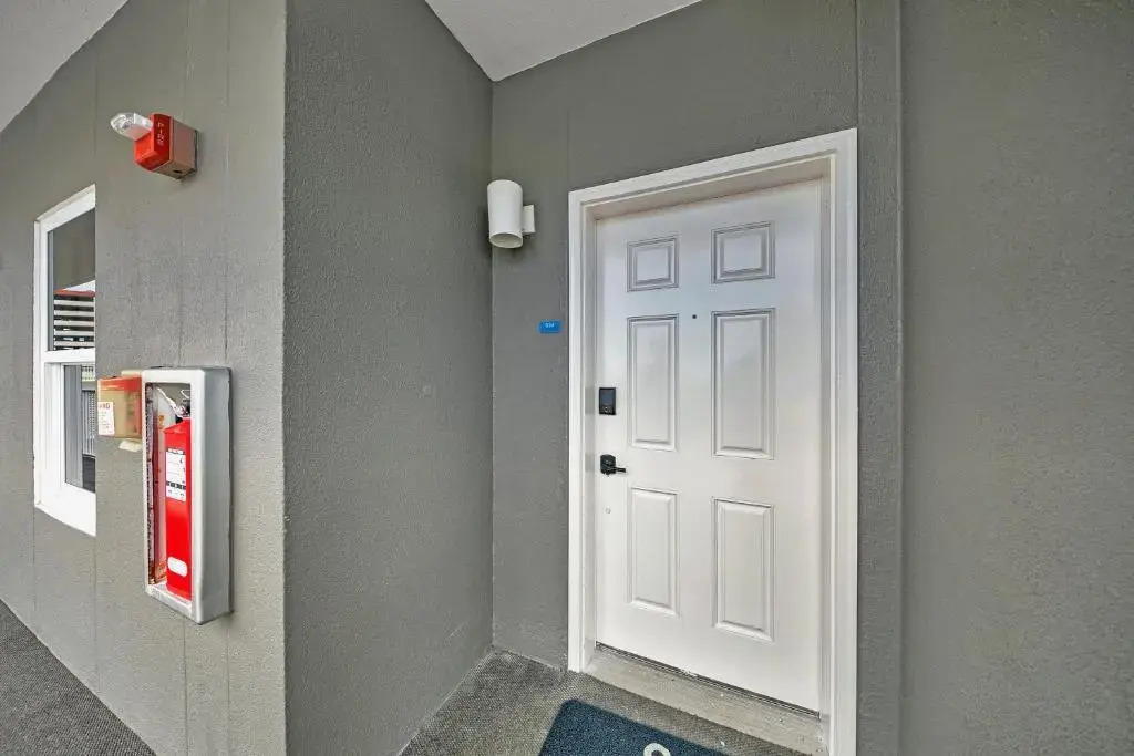 On the 3-d Floor, Laketown 324 - Large 2 BD , Great Views and Amenities