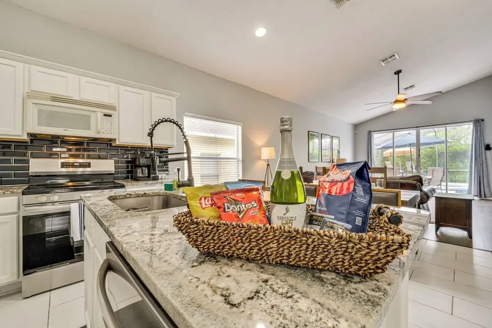 15 Mi to Wdw: House in Clermont Resort Community!