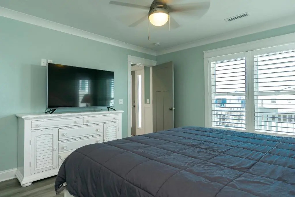 Wait N Sea by Oak Island Accommodations
