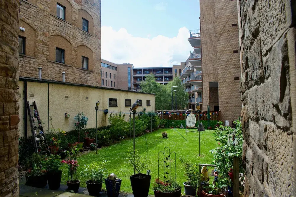 Central & Comfortable Flat - Sleeps 4