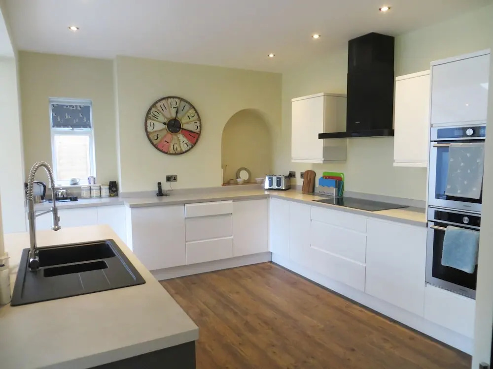 Seaside Retreat Superb Quality Family House