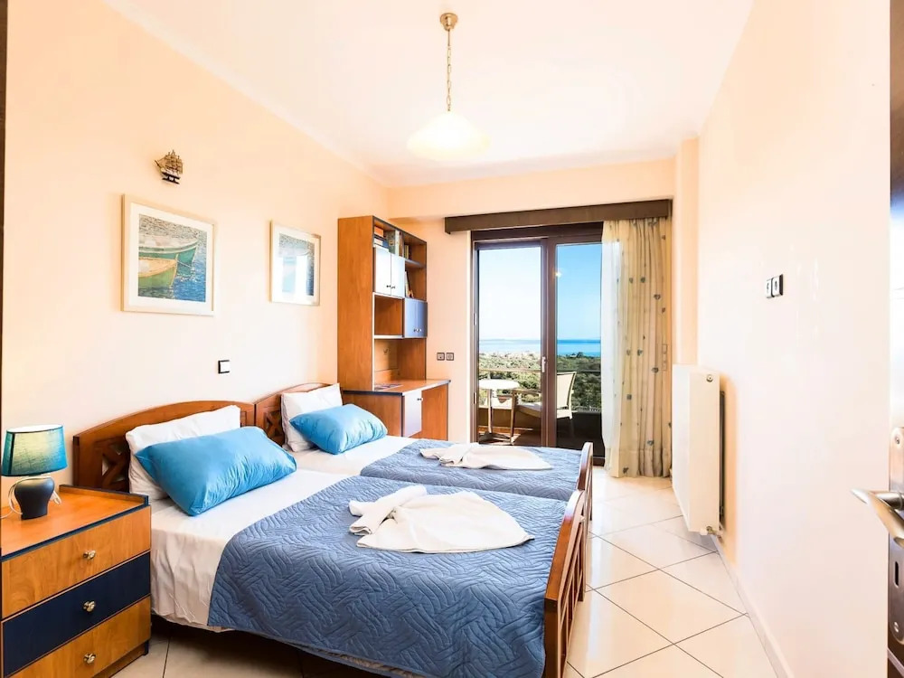 3 Villas Next to Each Other with Pool & Sea View