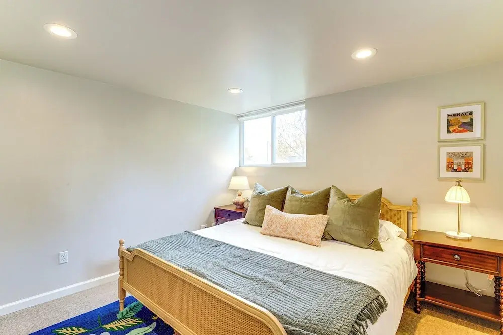 5 Mi to Hogle Zoo: Modern Retreat w/ Spacious Yard