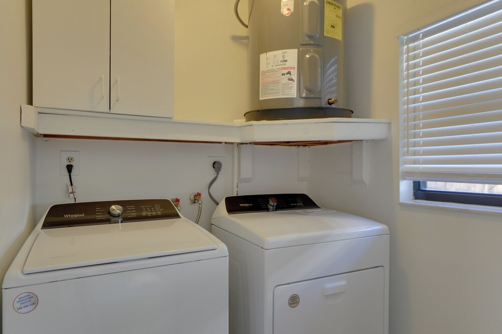Fun in the Sun: Largo Home < 1 Mi to Beach Access!