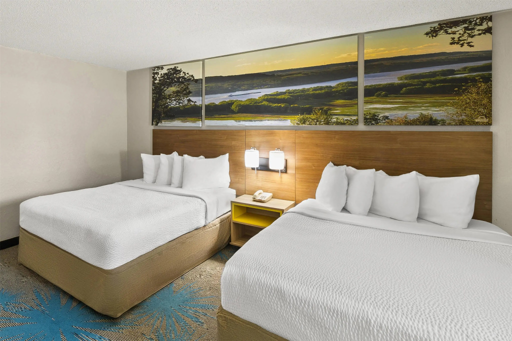 Days Inn by Wyndham Winona