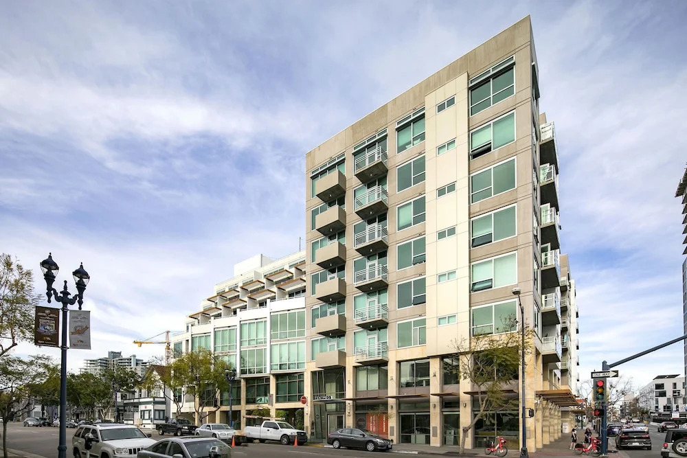 Sixth Ave Condos by Barsala