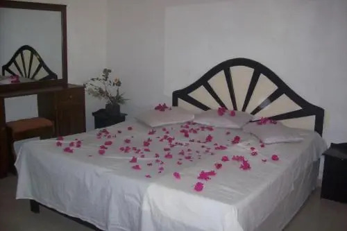 Green Island Hotel Waikkal